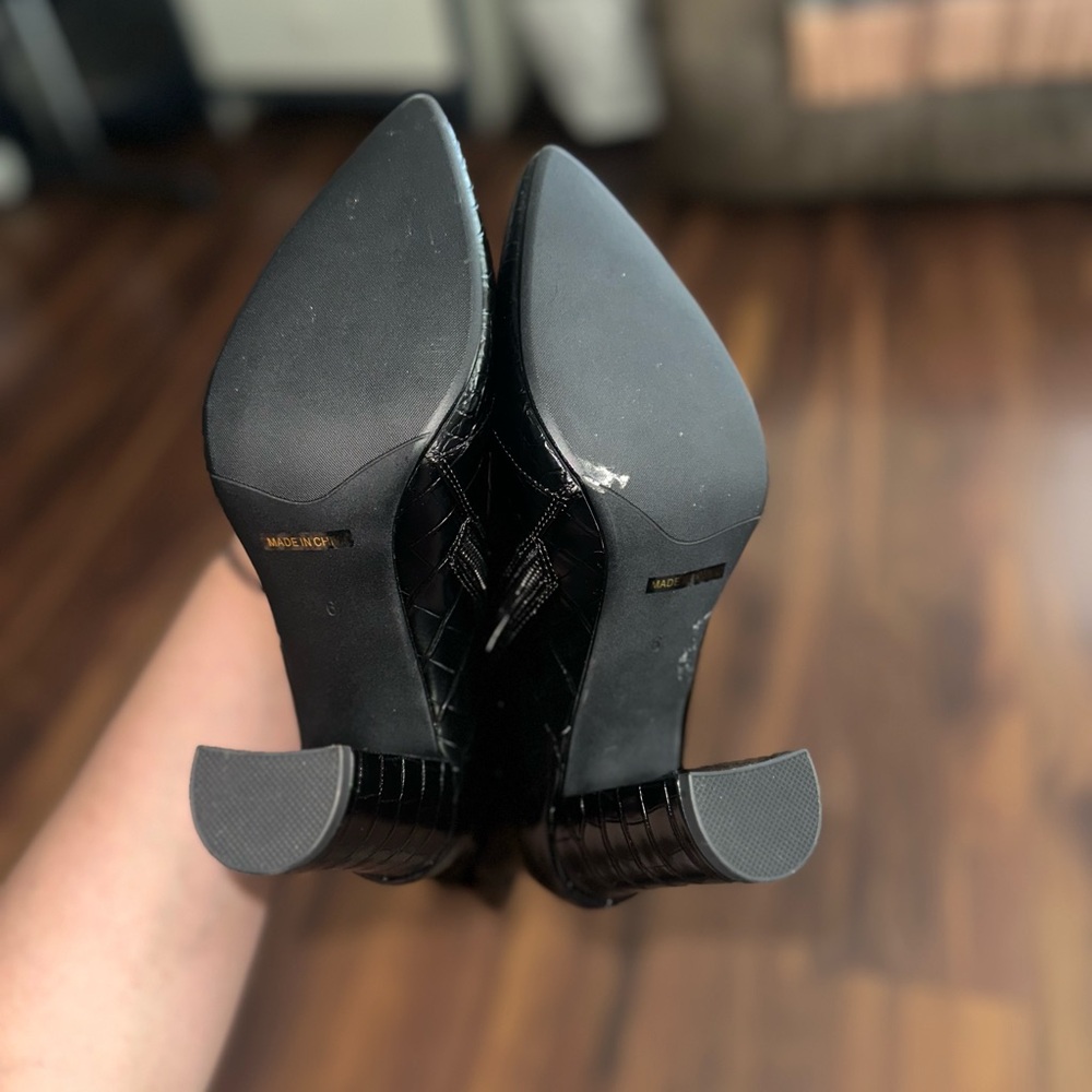 Alligator Skin Chic Black Heeled Boots for Women Size 6